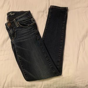 American Eagle dark wash 00 Skinny jeans